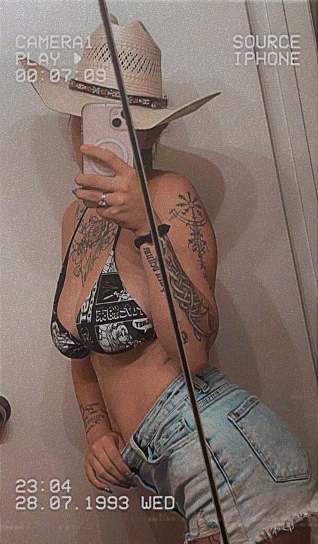 Photo nue de fuite OnlyFans de Shy Slytherin