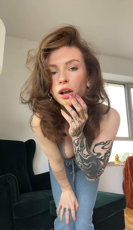 Photo nue de fuite OnlyFans de Ernesta Guevara
