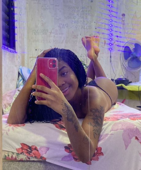 Photo nue de fuite OnlyFans de Thalyne Silva