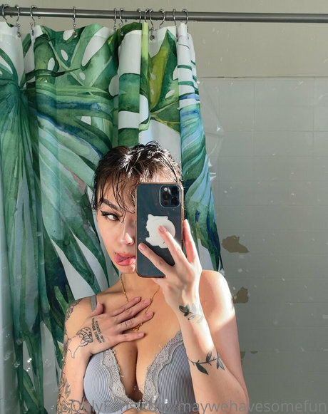 Photo nue de fuite OnlyFans de Maywehavesomefun