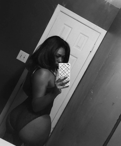 Photo nue de fuite OnlyFans de Asiaamariee