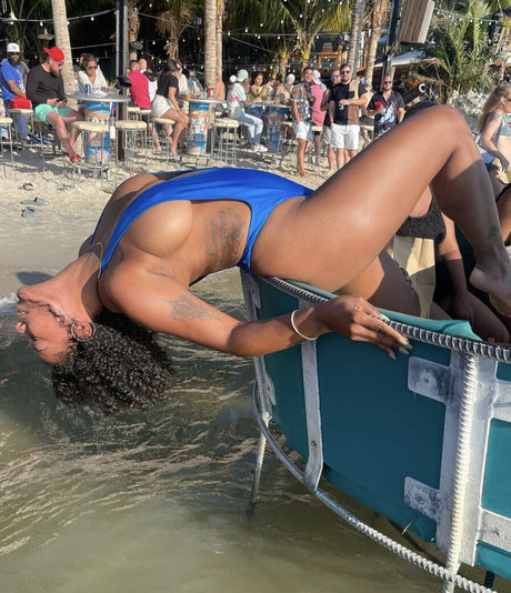 Photo nue de fuite OnlyFans de Danielle Sylvester