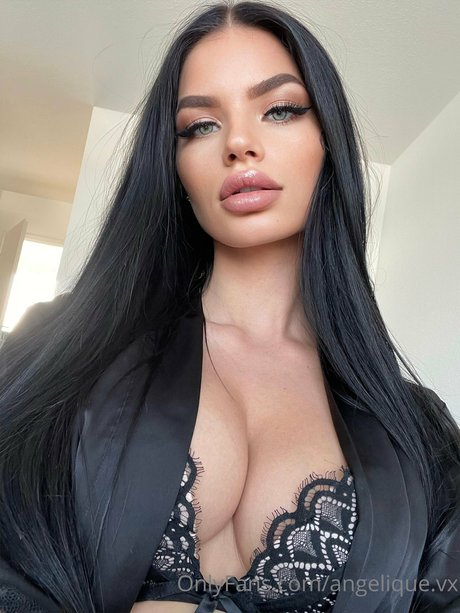 Photo nue de fuite OnlyFans de Angelique