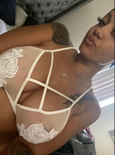 Photo nue de fuite OnlyFans de Essence