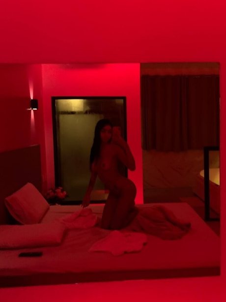 Photo nue de fuite OnlyFans de Jamilly Carvalho