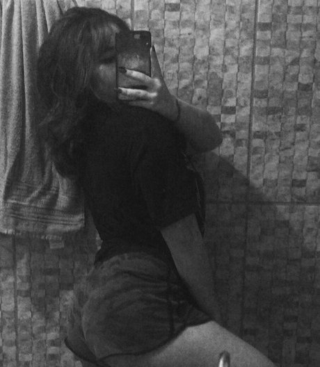 Photo nue de fuite OnlyFans de Hellenrp
