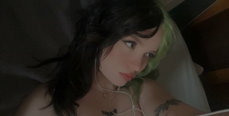 Photo nue de fuite OnlyFans de Itsssarapriv