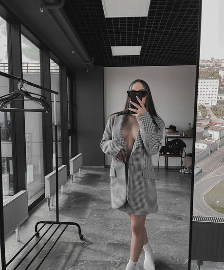 Photo nue de fuite OnlyFans de Leronbaron