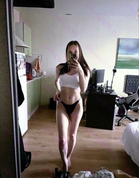 Photo nue de fuite OnlyFans de Leronbaron