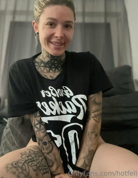 Photo nue de fuite OnlyFans de Hotfeli