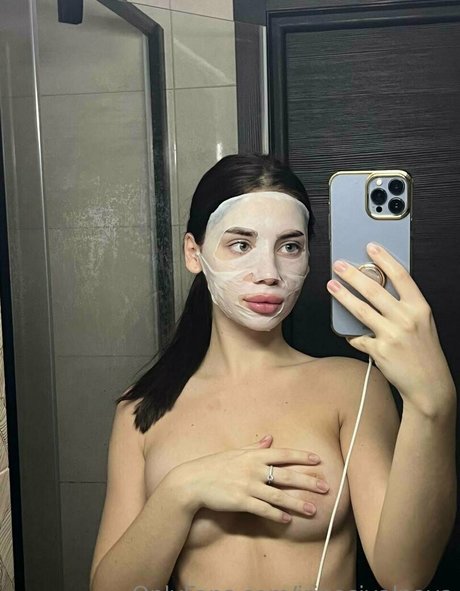 Photo nue de fuite OnlyFans de Irinasivalnaya