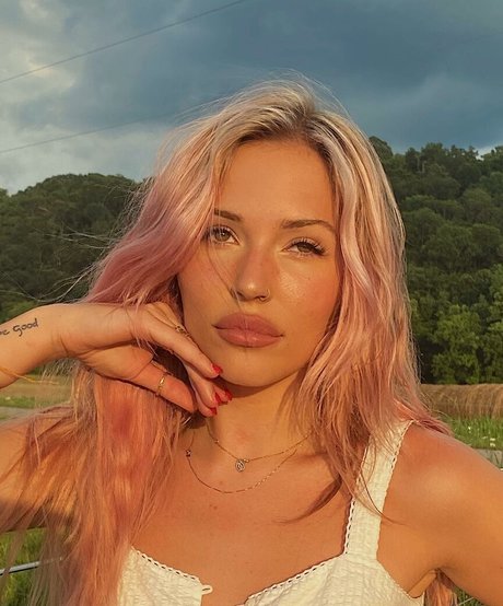 Photo nue de fuite OnlyFans de Lennon Stella