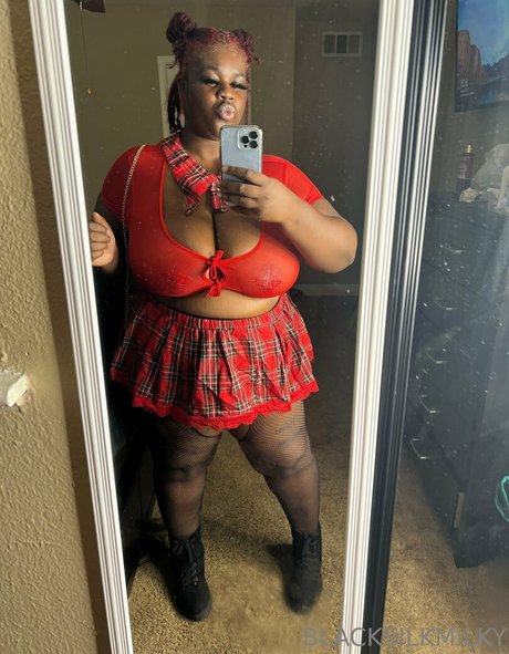 Photo nue de fuite OnlyFans de Sexyblacksilkp1
