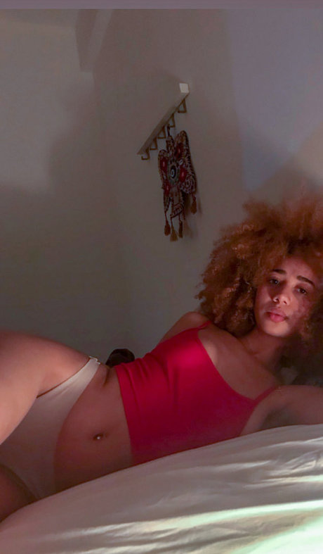 Photo nue de fuite OnlyFans de Xulanichristine