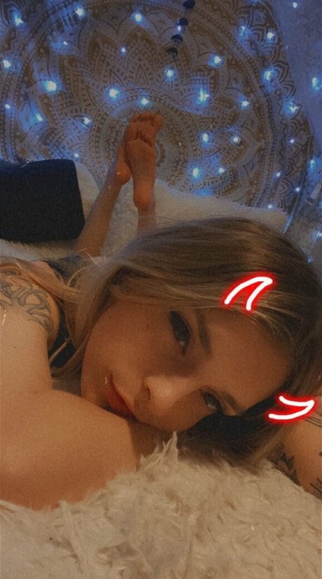 Photo nue de fuite OnlyFans de Sadgirlastridsfree