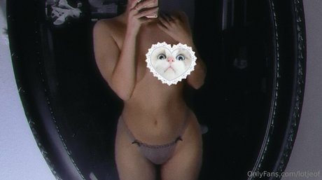 Photo nue de fuite OnlyFans de Lotjeof