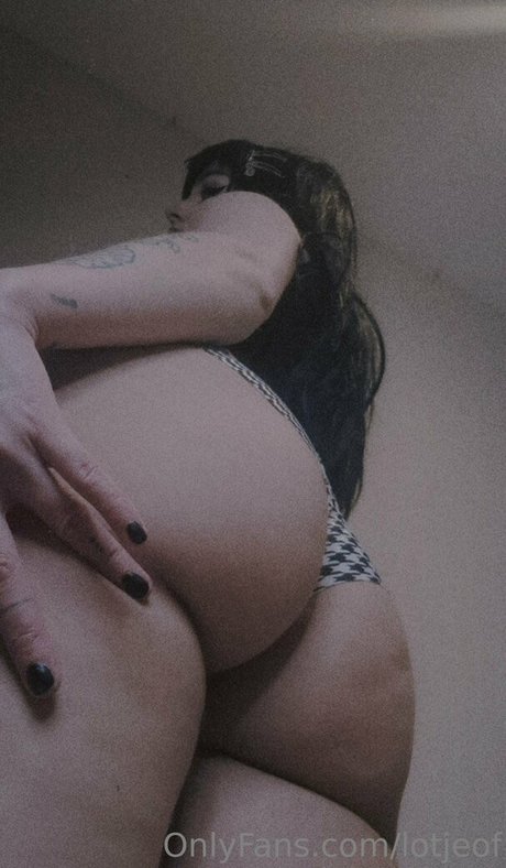 Photo nue de fuite OnlyFans de Lotjeof