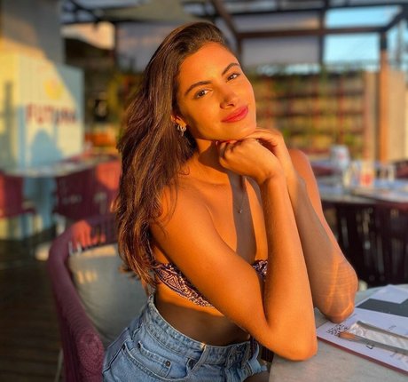 Leticia Salles