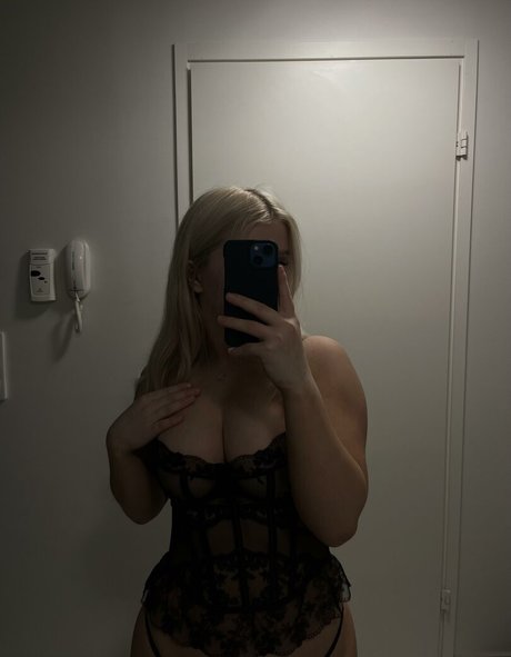 Photo nue de fuite OnlyFans de Kerttuw