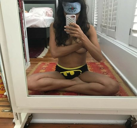 Photo nue de fuite OnlyFans de Rosario Dawson