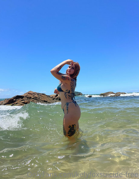 Photo nue de fuite OnlyFans de Kelyfoxsuicidefree