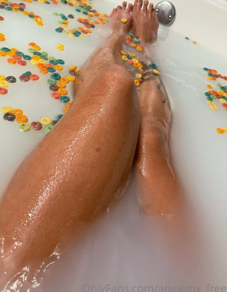 Photo nue de fuite OnlyFans de Angiemxfree