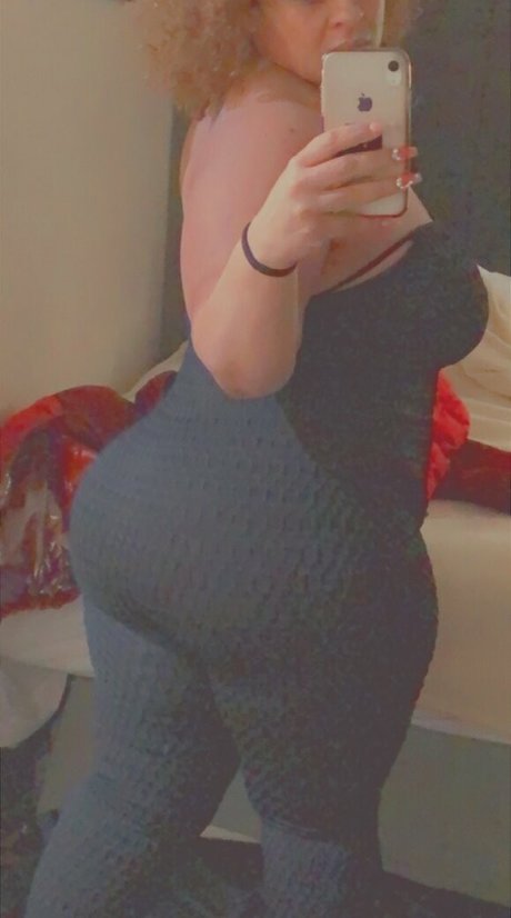 Photo nue de fuite OnlyFans de Lolabooty111122