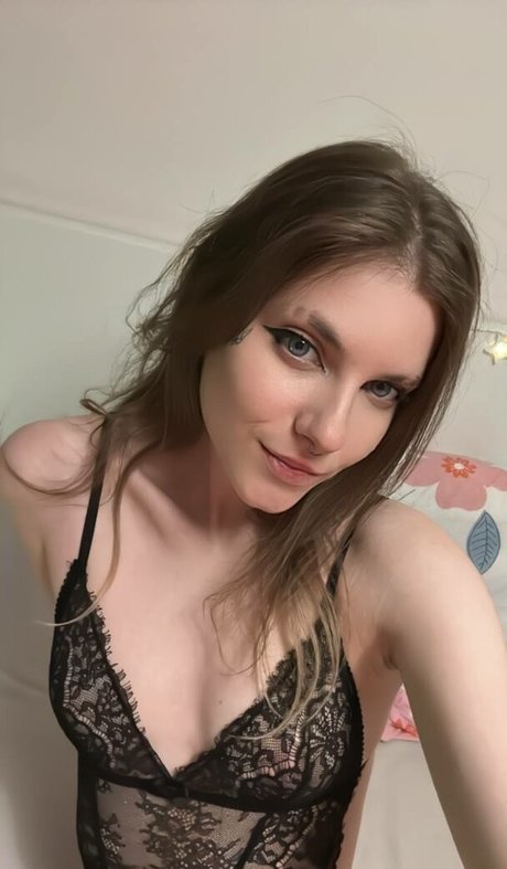 Photo nue de fuite OnlyFans de Lunarunicorn