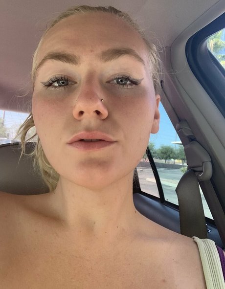 Photo nue de fuite OnlyFans de Blondefeedee