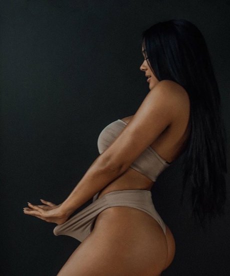 Photo nue de fuite OnlyFans de Sarah Love Macdonald
