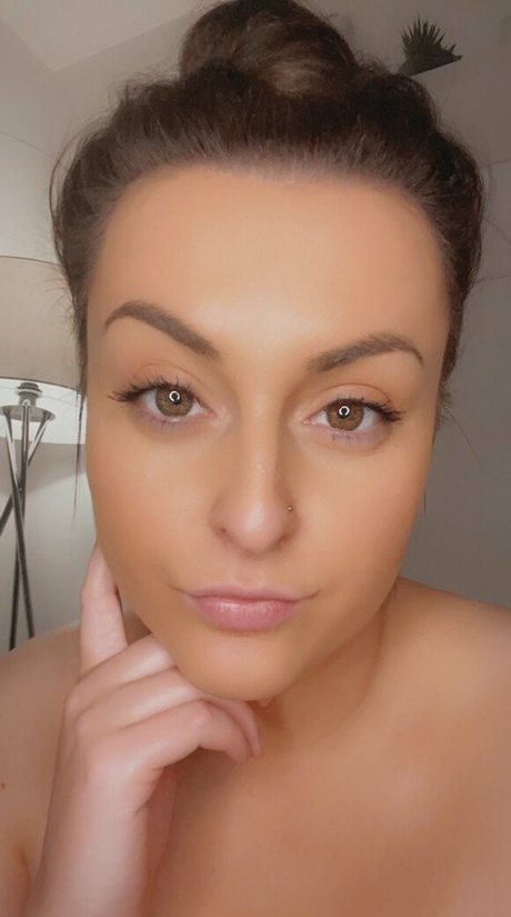 Photo nue de fuite OnlyFans de Emilyyrosee