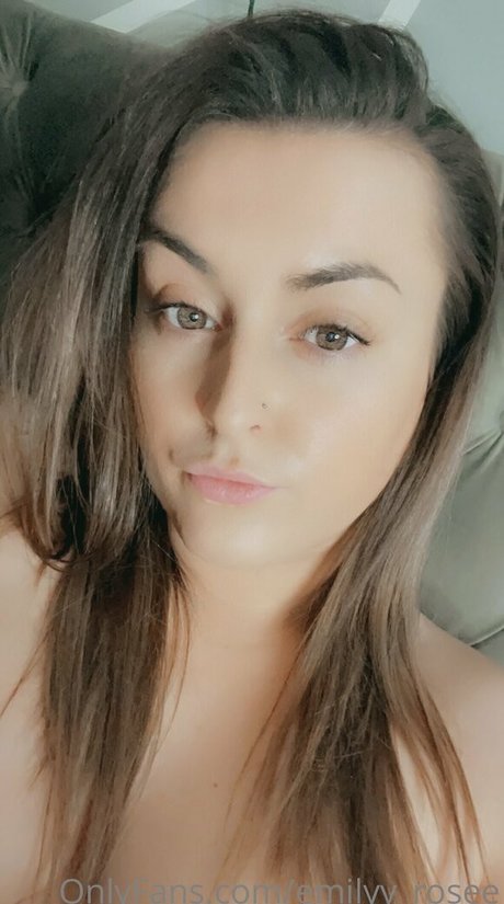 Emilyy_rosee