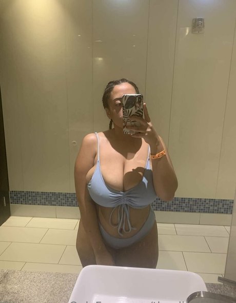 Photo nue de fuite OnlyFans de Theolivebunny