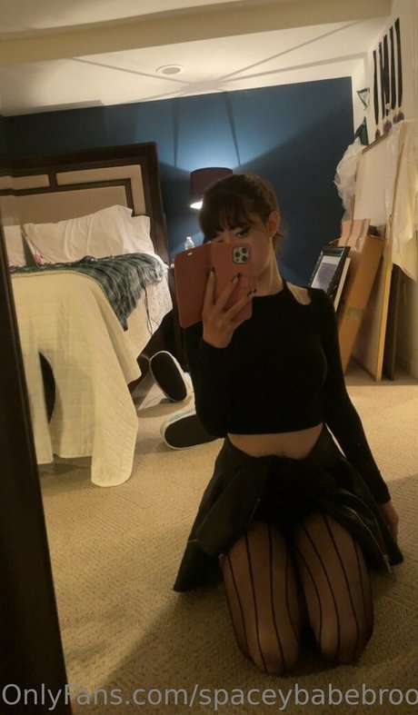 Photo nue de fuite OnlyFans de Spaceybabebrooke