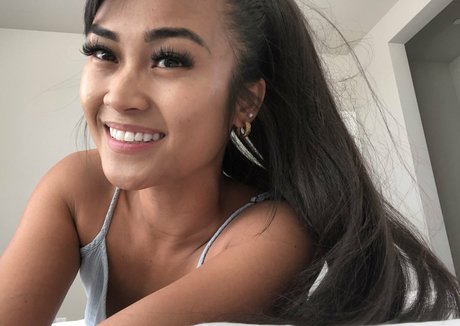 Photo nue de fuite OnlyFans de Sunshinesina