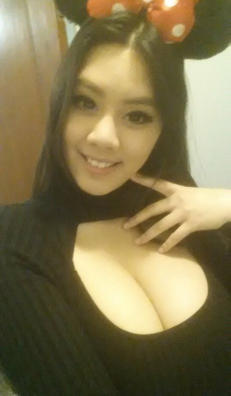 Photo nue de fuite OnlyFans de Marine