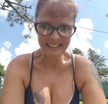 Horneywifepremium