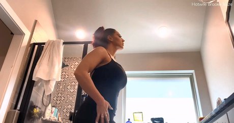Hotwifebrookeblaze