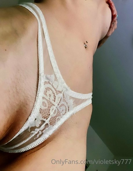 Photo nue de fuite OnlyFans de Violetsky777