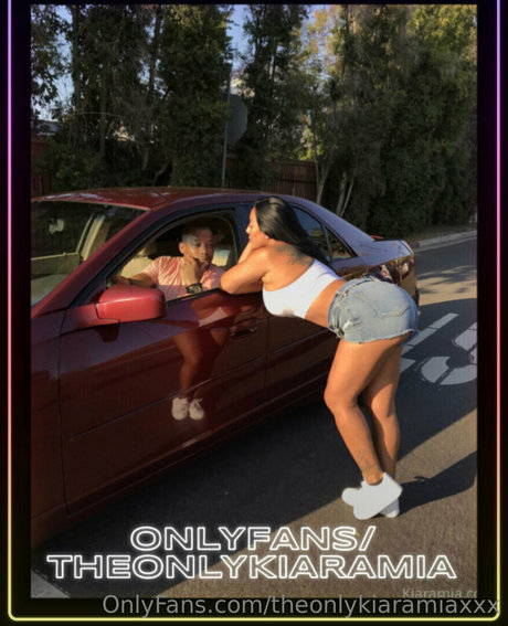 Photo nue de fuite OnlyFans de Theonlykiaramiaxxx