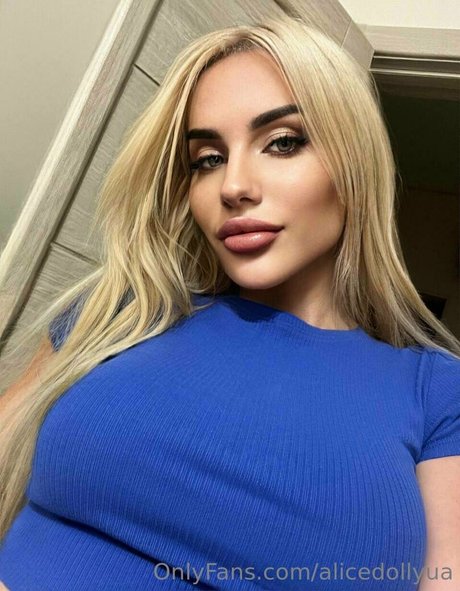 Photo nue de fuite OnlyFans de Alicedollyua
