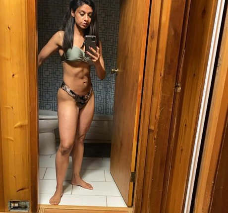 Photo nue de fuite OnlyFans de Skinnyroti