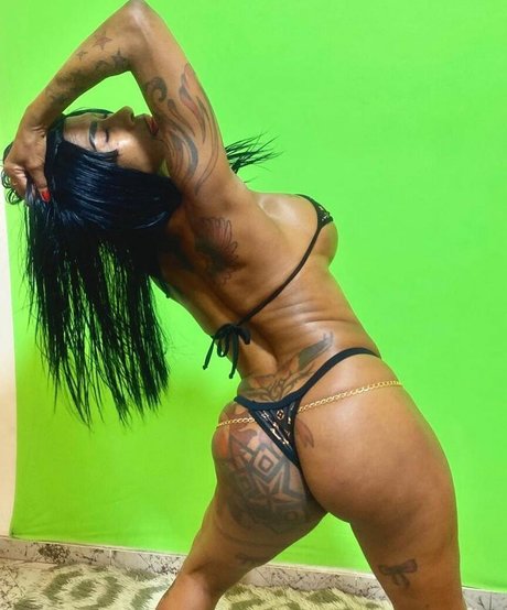 Photo nue de fuite OnlyFans de Ines Brasil