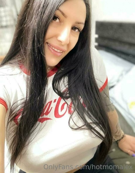Photo nue de fuite OnlyFans de Hotmomalex