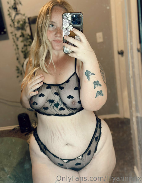 Photo nue de fuite OnlyFans de Lilyannnnx