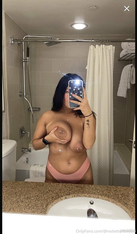 Photo nue de fuite OnlyFans de Moonmomma369