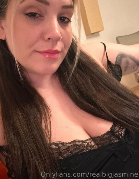 Photo nue de fuite OnlyFans de Realbigjasmine