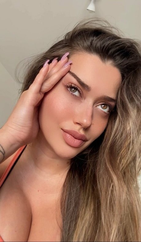 Photo nue de fuite OnlyFans de Angeline Sant