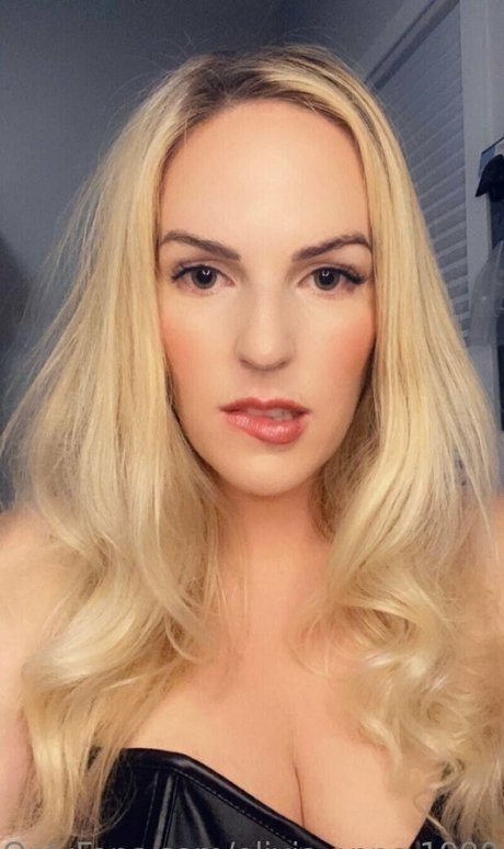 Photo nue de fuite OnlyFans de Olivia Anne 1990