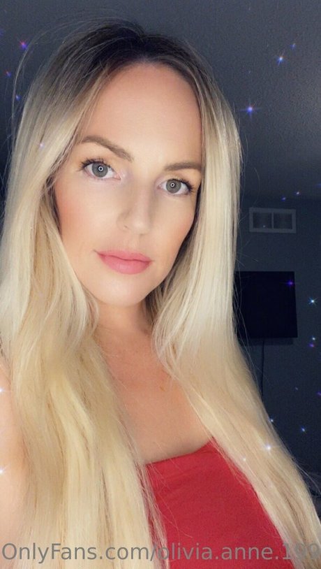Photo nue de fuite OnlyFans de Olivia Anne 1990